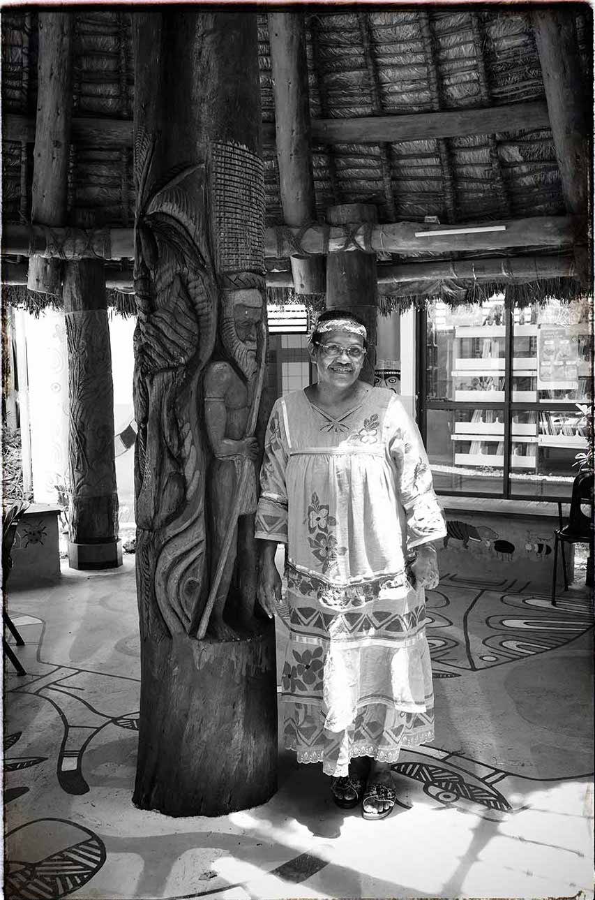 HÉLÈNE SIO HANYË HÉLÈNE SIO HANYË